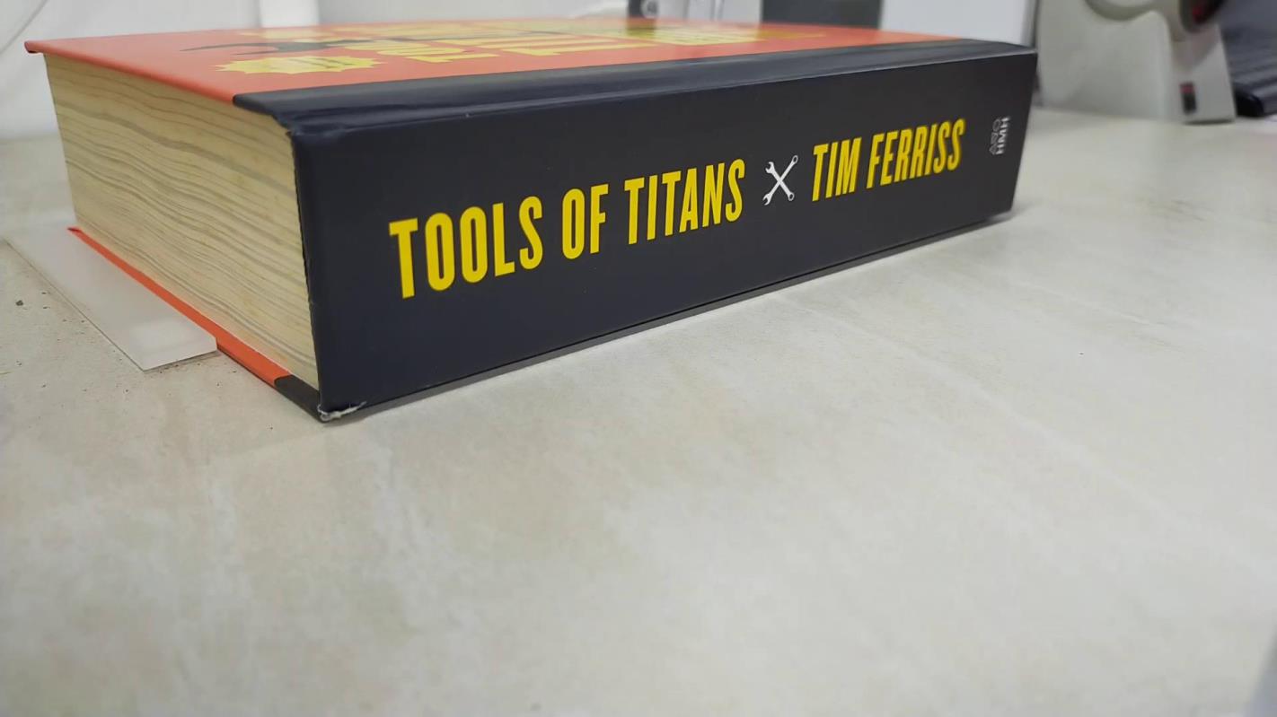 Tools Of Titans: The Tactics, Routines, and Habits of Billionaires, Icons,  and World-Class Performers: Ferriss, Timothy, Schwarzenegger, Arnold:  9781328683786: : Books