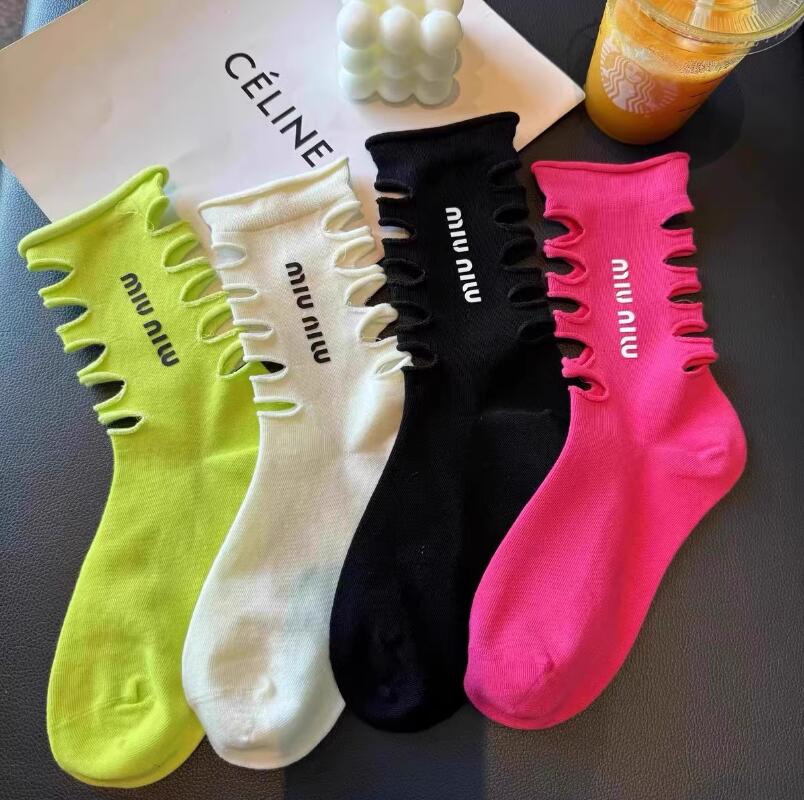 破洞百搭韓版ins歐貨魚骨襪個性新款燙印字母潮襪中筒襪【繁星小鎮】