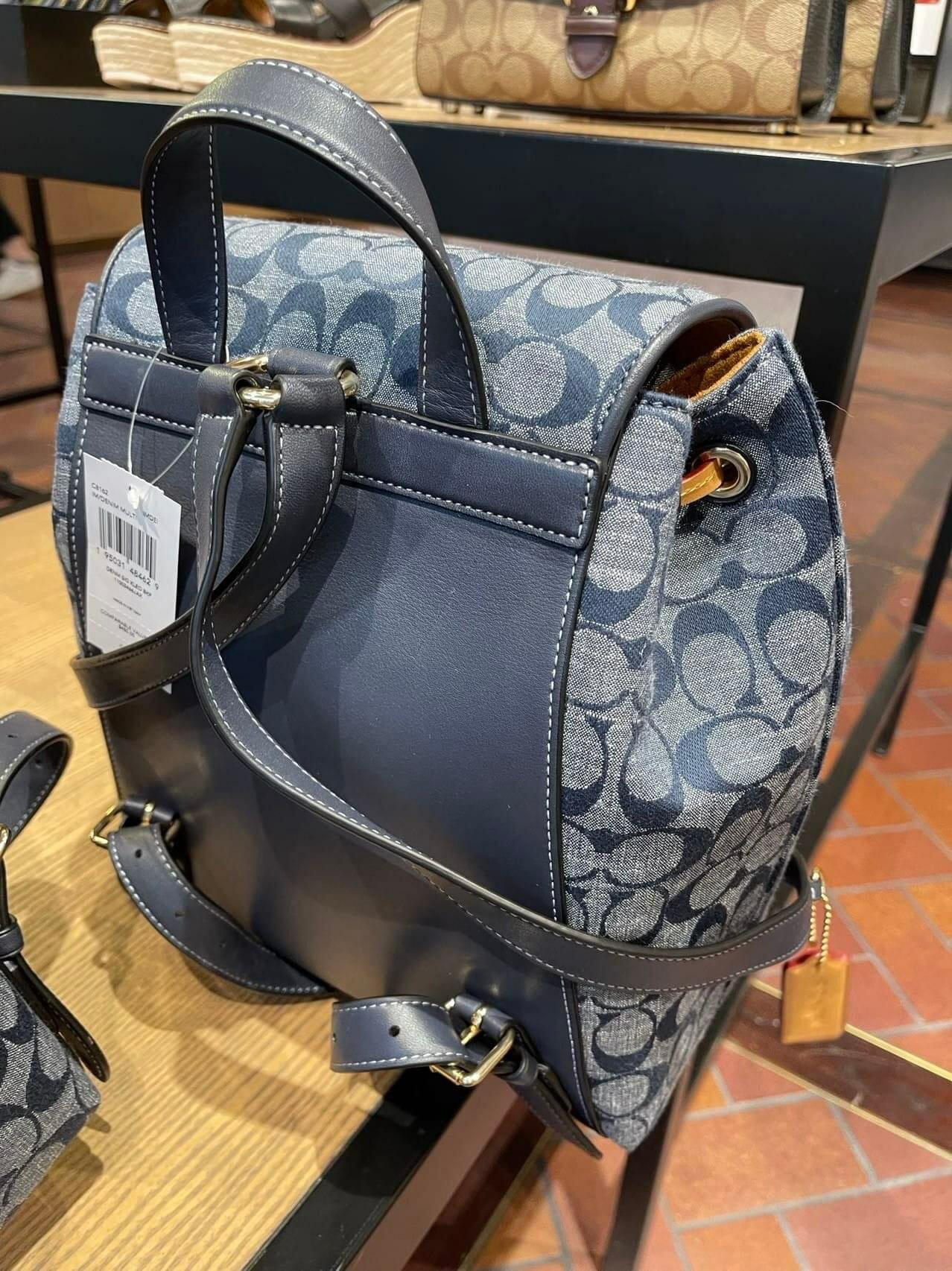 美國正品COACH  經典限量款 緹花牛仔藍(香布蕾) 郵差包 、牛仔藍 流蘇款(中大號)雙肩後背包 斜背包、 滿版咖拚橘(鉚釘邊)款 翻蓋馬鞍包 大馬車扣LOGO(中號)-斜背包. (荔紋真皮款or搭緹花logo材) 側背包 斜背包 .--(保證美國OUTLET直購全新100%正品)-*vivi shop* 8
