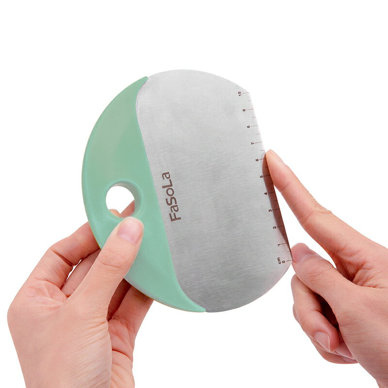 家用廚房烘培二合一不銹鋼切面硅膠刀面粉奶油刮刀帶刻度磁性設計 2