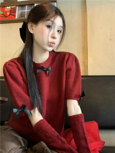 【免運】朝暮心居| 大碼蝴蝶結袖套設計感毛衣女冬季新款胖mm顯瘦新年紅色針織衫上衣