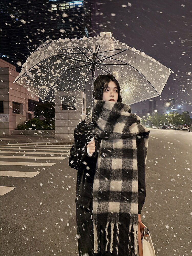 高階感氛圍加厚黑白格子圍巾女生冬季韓系秋冬圍脖2024新款大披肩【北歐居家生活】