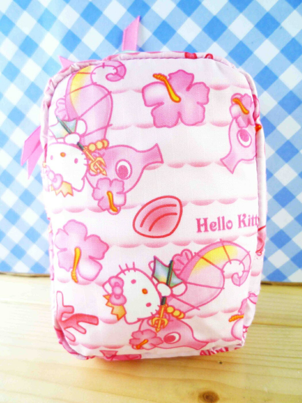 【震撼精品百貨】Hello Kitty 凱蒂貓 化妝包/筆袋-海馬(粉) 震撼日式精品百貨
