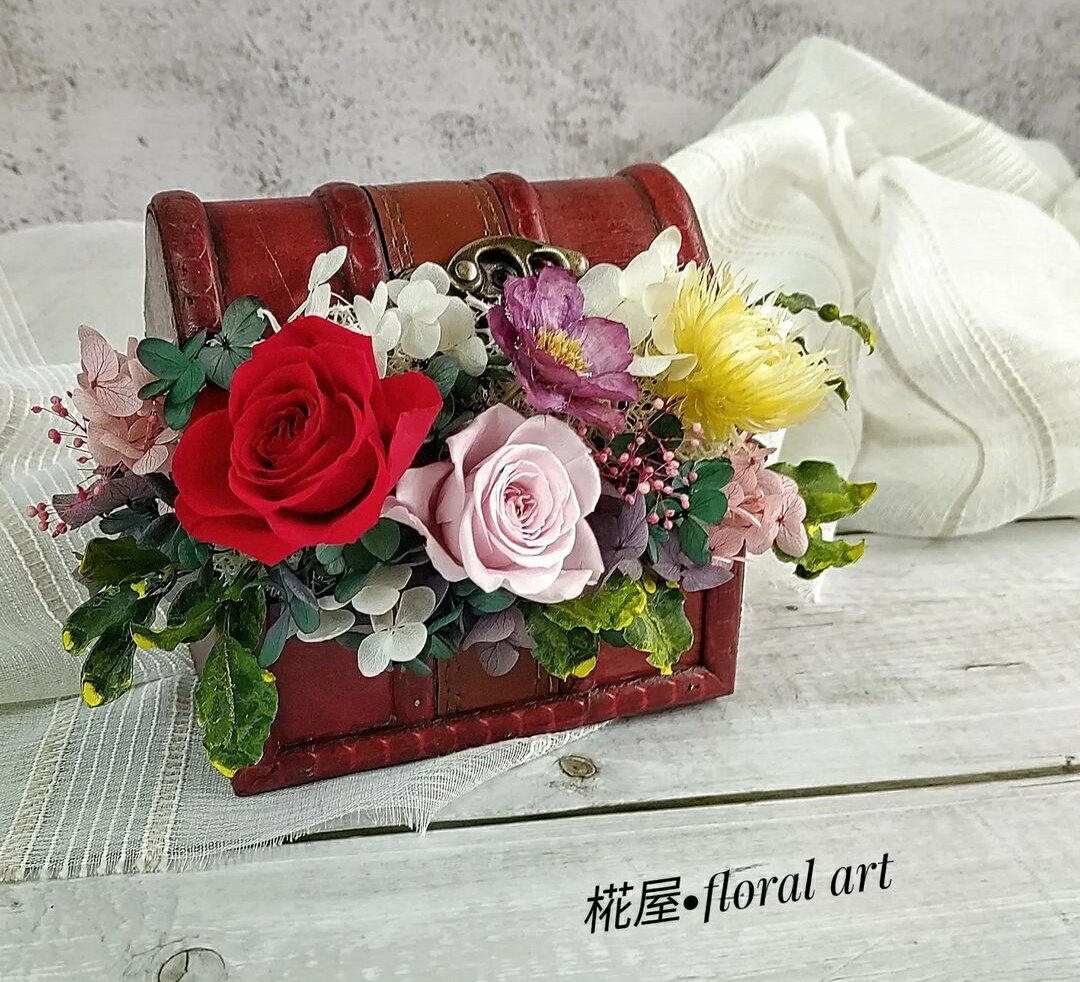 永生花 不凋花 乾燥花 /中珠寶花盒/|| 隨機不挑款|| H15×15×W19 cm 桌花 花禮 情人節禮物