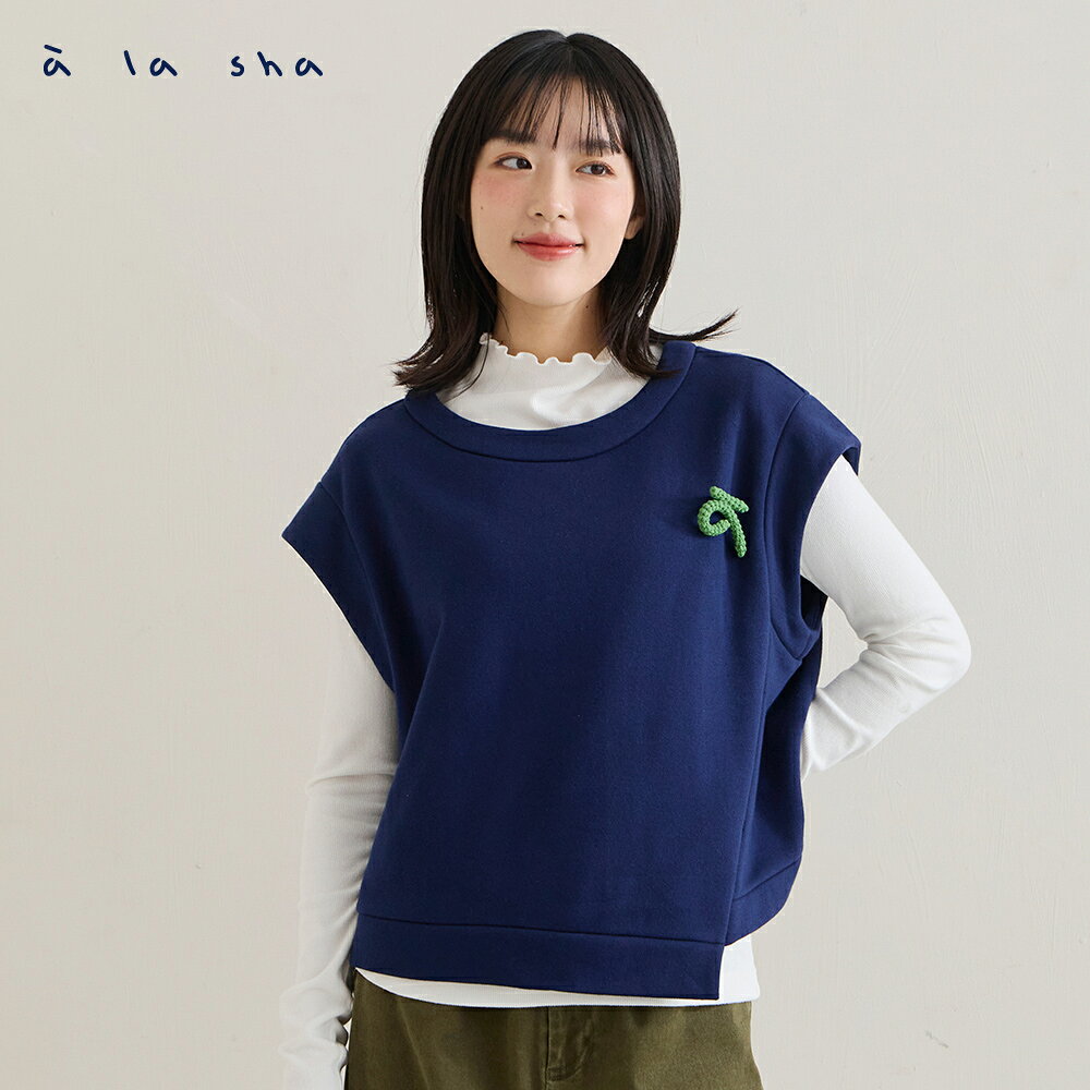 a la sha  à字別針外搭造型背心