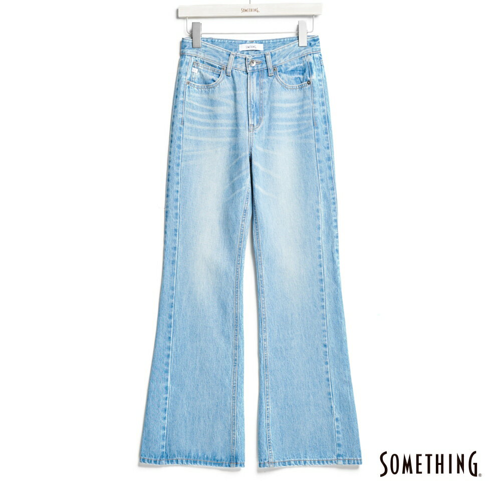 SOMETHING 女款 斜剪接無彈丹寧靴型褲 (漂淺藍)