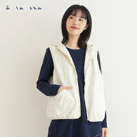 a la sha Logo壓紋鋪棉背心 a la sha Logo壓紋鋪棉背心