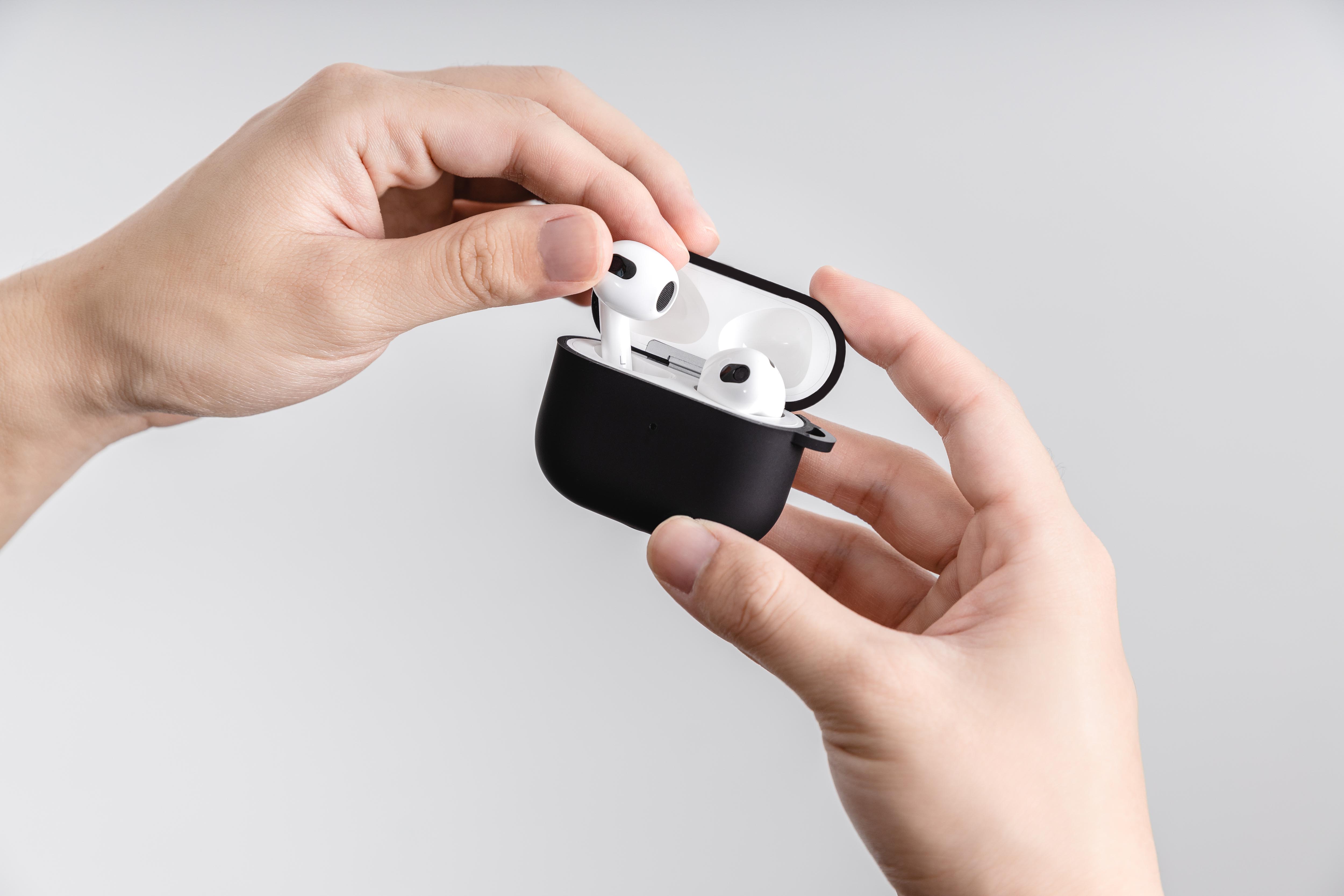Switcheasy skin 親膚 矽膠 耳機保護套 保護殼 耳機殼 無毒 材質 AirPods 3 8