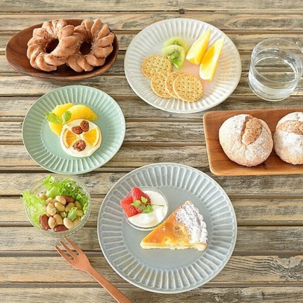 日本製 美濃燒菊花盤子 18.5cm 咖啡廳餐具 水果盤 蛋糕盤 陶瓷 盤子 盤 下午茶點心盤 - 餐盤 餐具 下午茶盤子 菊花形 18.5cm 甜點盤 水果盤 日本製 美濃燒 盤子 點心盤 網美擺拍道具 蛋糕盤 陶瓷盤 陶器 盤 日本進口 日本 代購 日本代購 現貨 快速出貨 日本空運來臺 美濃燒菊花盤子 咖啡廳餐具 陶瓷