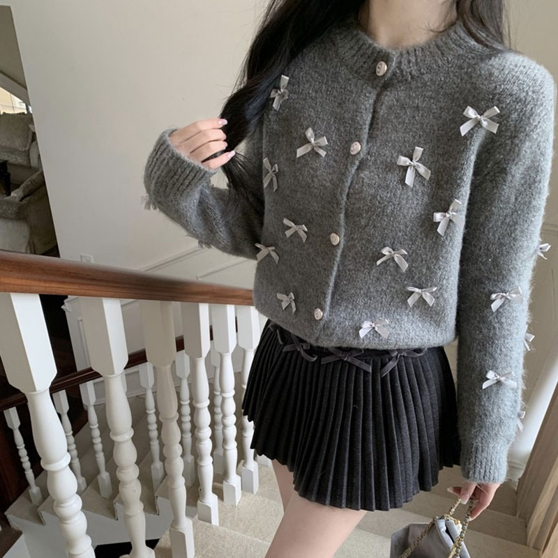 ANNAS 滿版蝴蝶結毛衣外套 小香風金屬釦外套 蝴蝶結毛衣 蝴蝶結紅色毛衣 粉色蝴蝶結毛衣 過年紅色穿搭 5