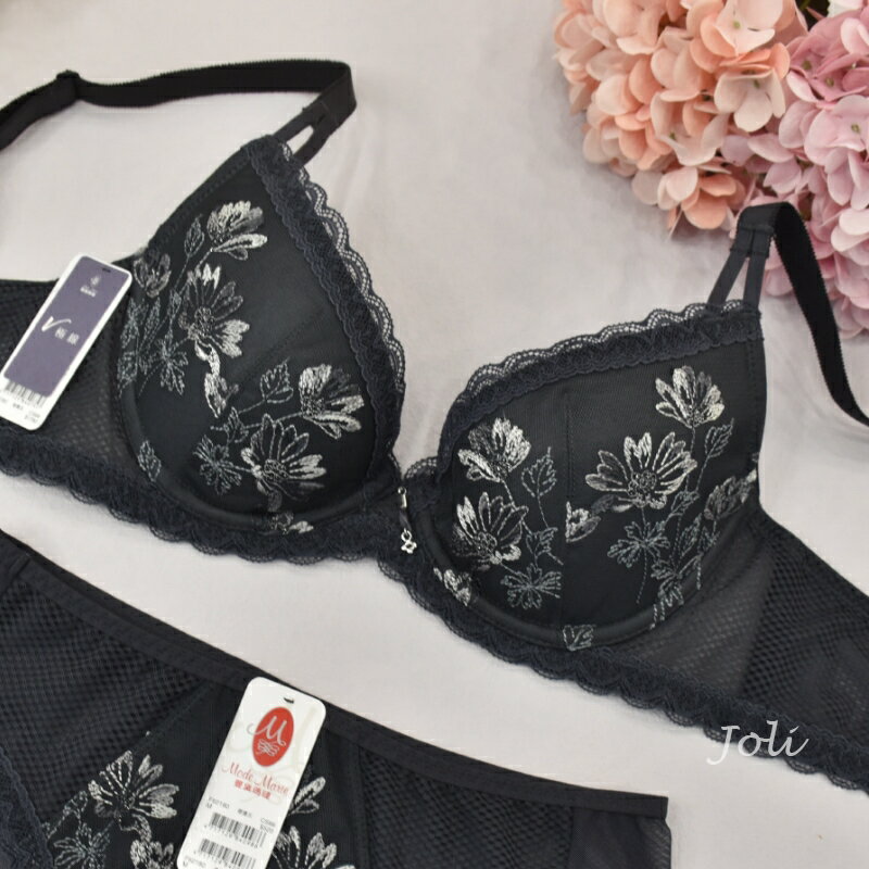 曼黛瑪璉 新品現貨 V極線 R62180【B-E罩杯】煙燻灰CS 內衣-喬妮內衣專賣