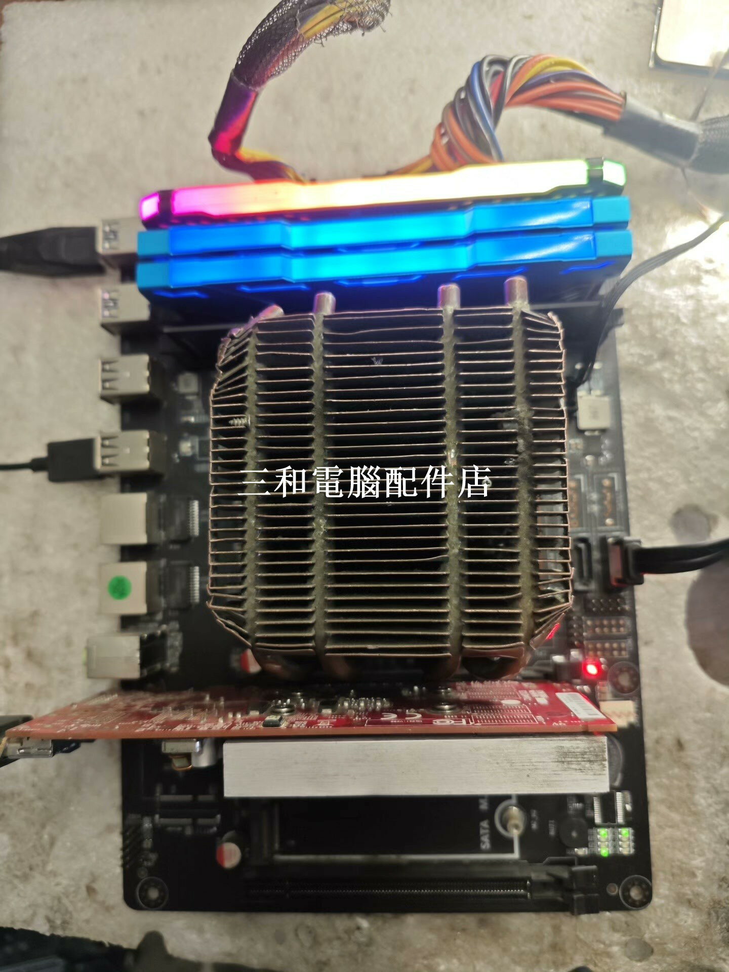 英特爾 ZMY D1581 16 核處理器 雙千兆網絡卡 軟路由 NAS 支持 NVMe 可加裝 SATA WiFi 擋板 拆機片