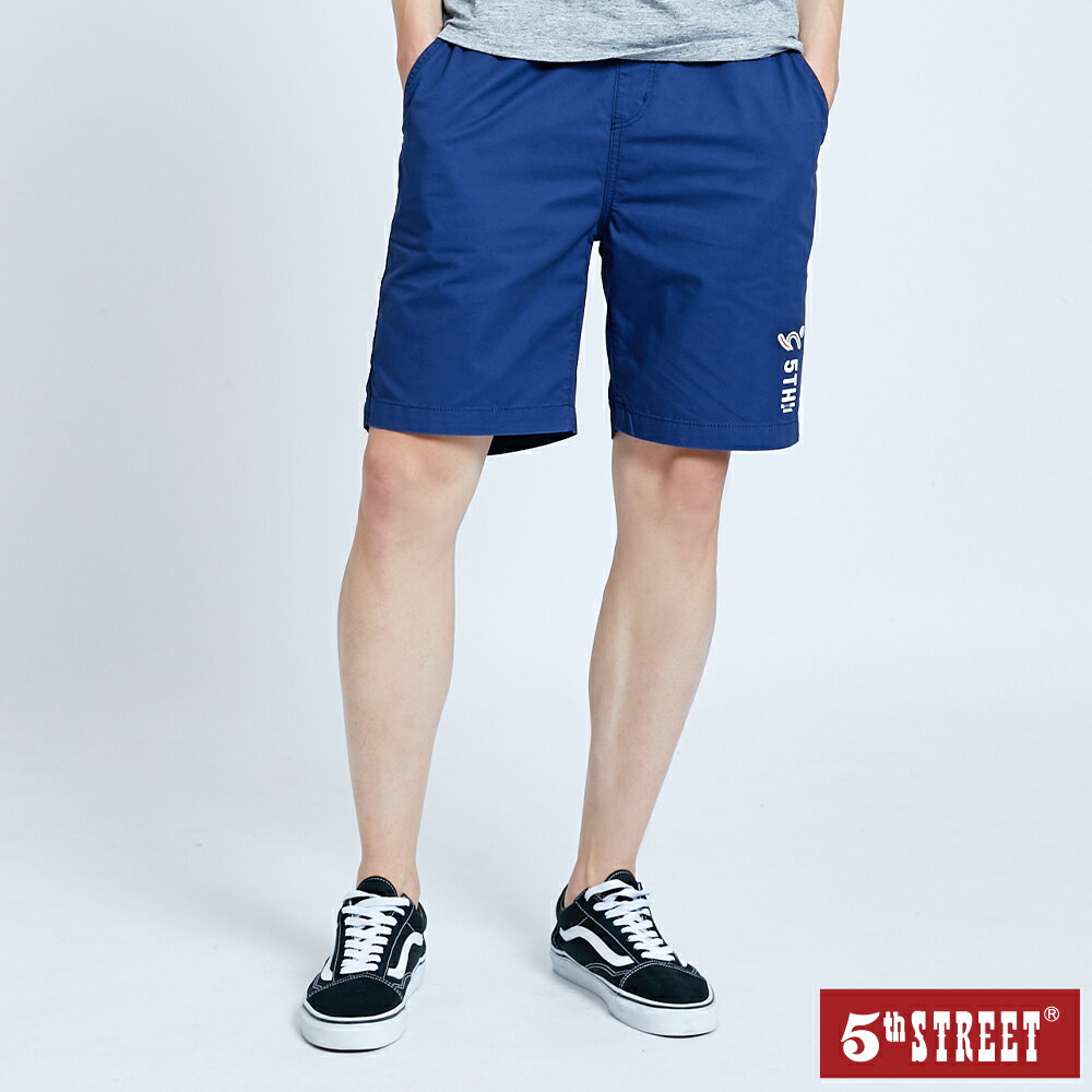 男裝 LOGO刺繡休閒短褲 深藍 (921004) 【5th STREET】【APP下單天天10%回饋】 最高折426