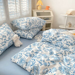 春季復古手繪山茶花藍 布床包被套組合 4件雙人件套