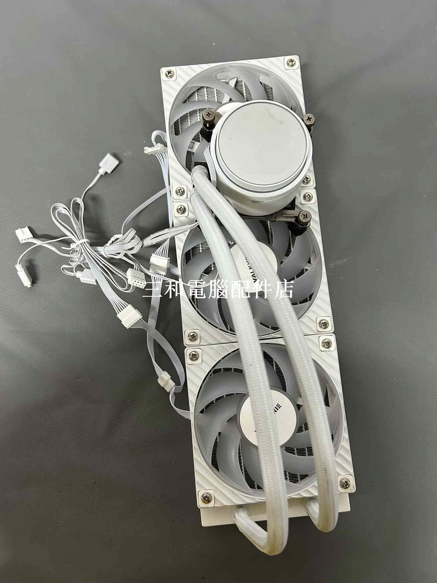 瓦爾基裡 GLA360 數顯 水冷 散熱器 1700 扣具 14900KF 白色 25 年 散熱配件 適用 高效能 CPU