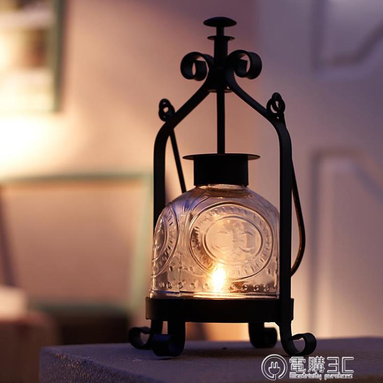【樂天新品】玻璃罩燭臺擺件北歐浪漫燭光晚餐道具手提蠟燭燈復古老式鐵藝油燈