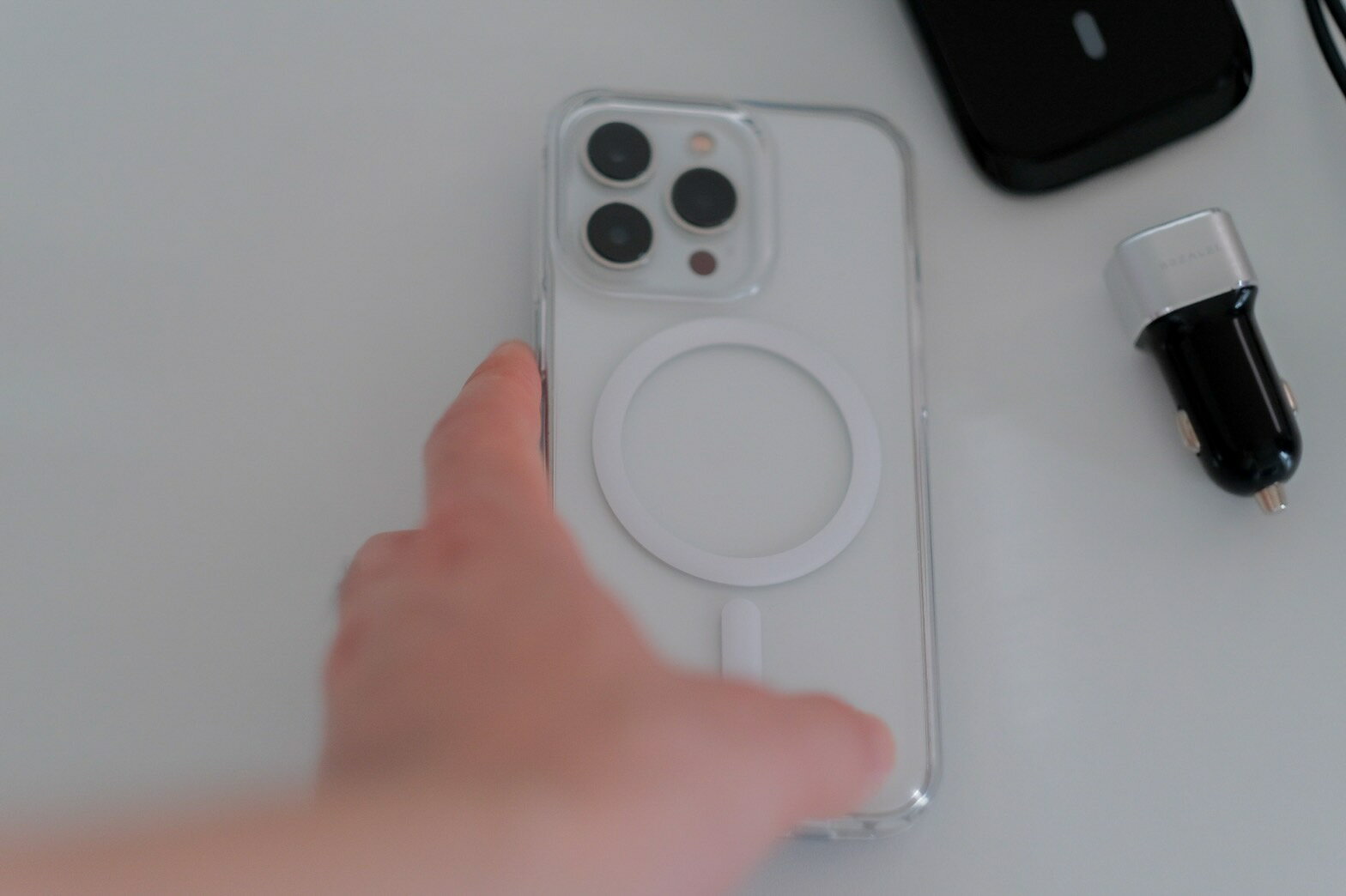 BEZALEL iPhone13系列 MagSafe 抗菌透明保護殼 現貨 6