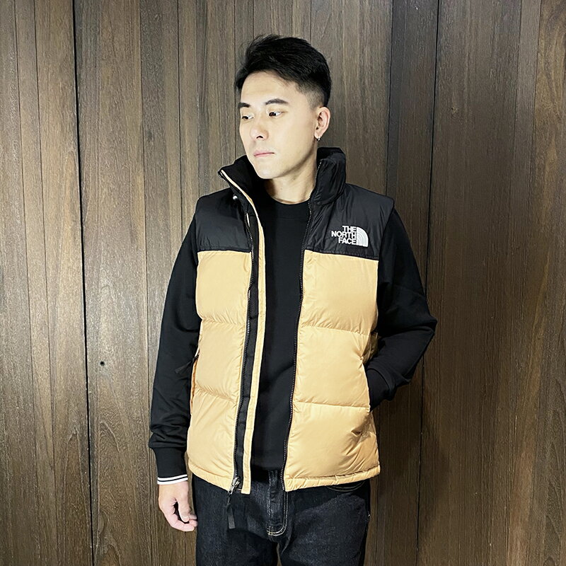 美國百分百【全新真品】THE NORTH FACE 羽絨背心 可收納連帽 男款 TNF 防潑水 logo 駝色 DF12