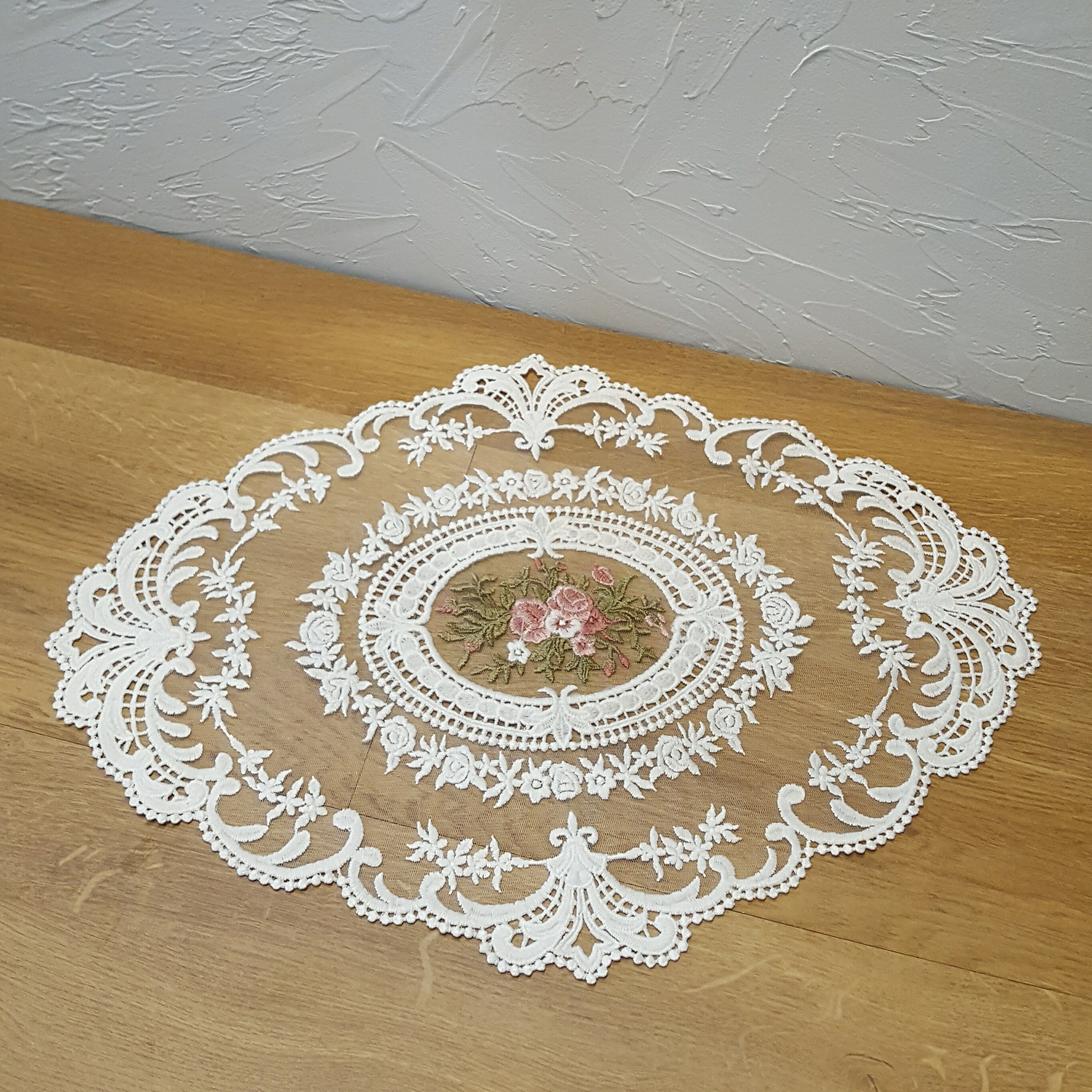 蕾絲刺繡桌墊(大橢) 4
