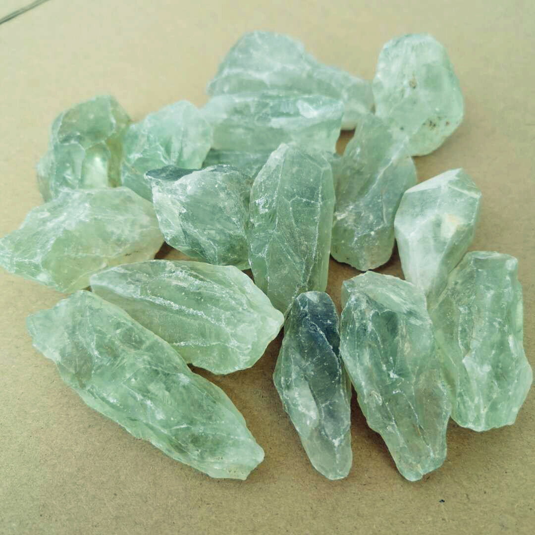 天然巴西綠水晶原石標本石擺件水晶原石脈輪能量療愈石對應心輪