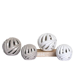 簡約抽象后現代陶瓷暖灰色 白色鏤空編織交叉圓球擺件 家居裝飾品