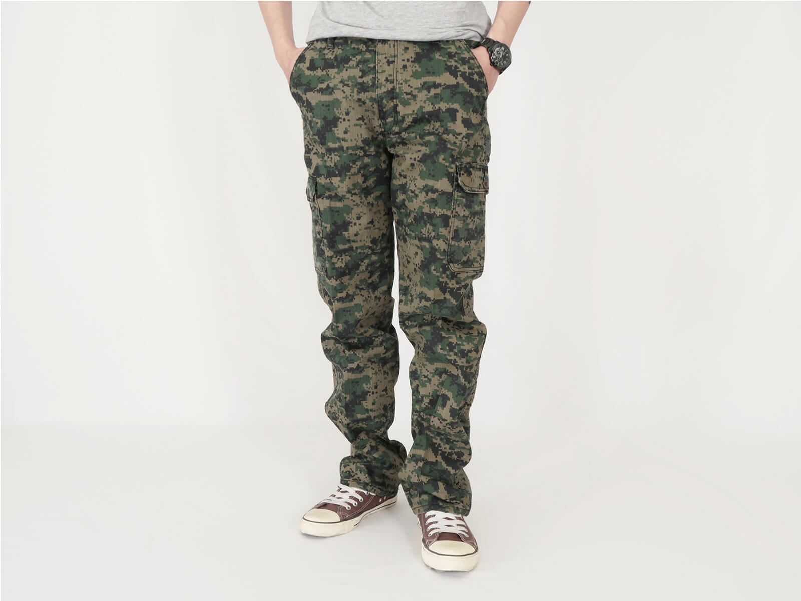 時尚迷彩工作褲 彈性休閒迷彩褲 多口袋中直筒長褲 側貼袋工作長褲 牛仔版型迷彩長褲 口袋褲 工裝褲 CARGO PANTS (337-2026-21)灰色、(337-2027-11)軍綠色 腰圍M L XL 2L 3L 4L 5L(28~41英吋) [實體店面保障] sun-e 1