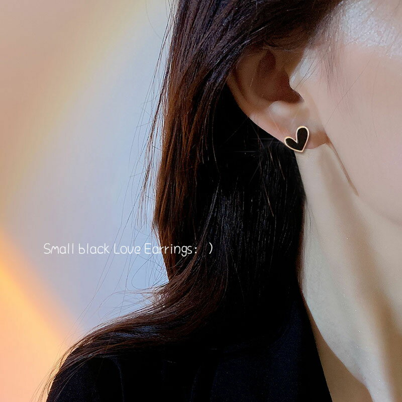 925銀針獨特黑色愛心耳釘女氣質小巧耳環夏天小眾設計感高級耳飾