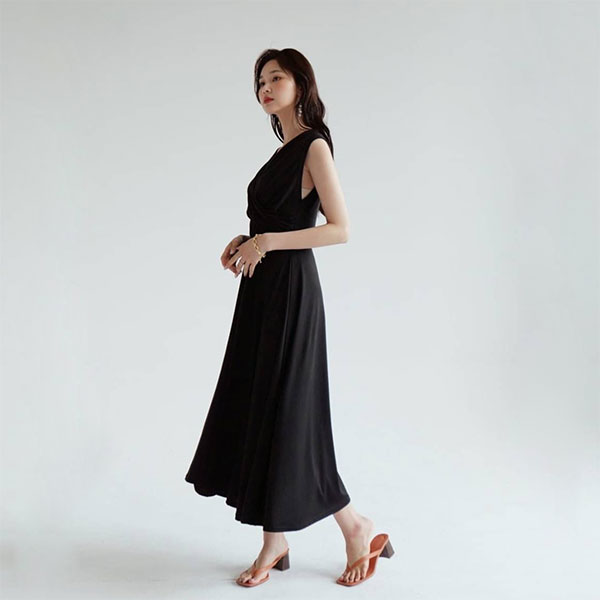 ANNAS 正韓 V領 抓皺 交叉 無袖 洋裝 連身裙 長裙 長洋裝 大裙擺 背心裙 棉質 顯瘦 彈性 素面 韓國 1