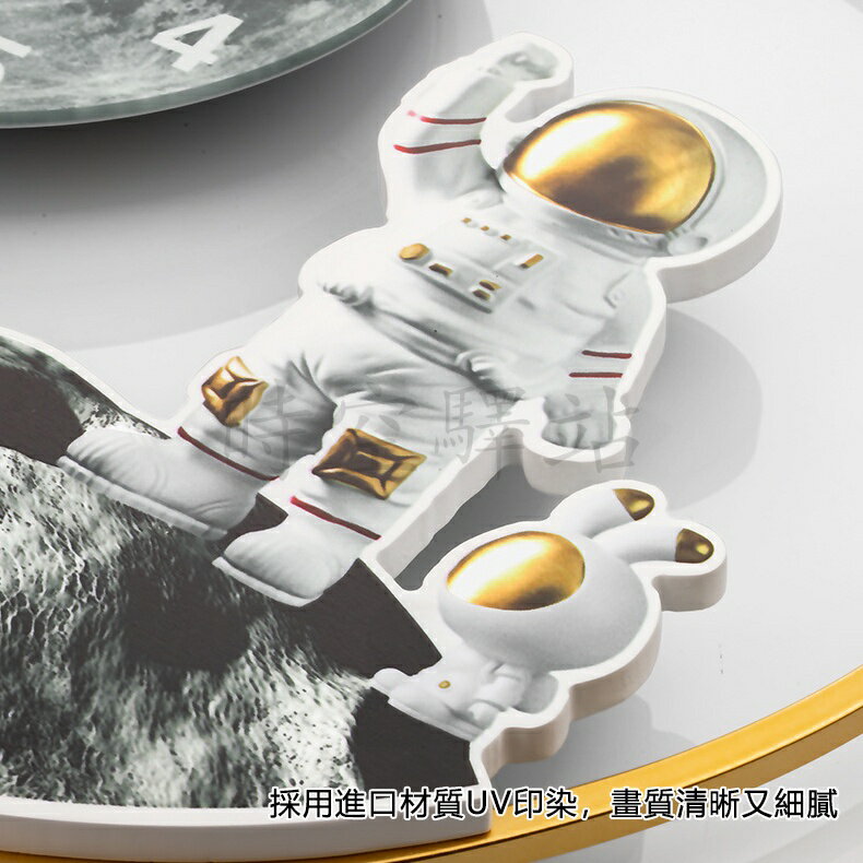 【時鐘掛鐘+免運】北歐輕奢鐘錶 太空人時鐘 創意時尚帶燈掛鐘 客廳家用現代簡約裝飾時鐘 靜音時鐘 大時鐘 5
