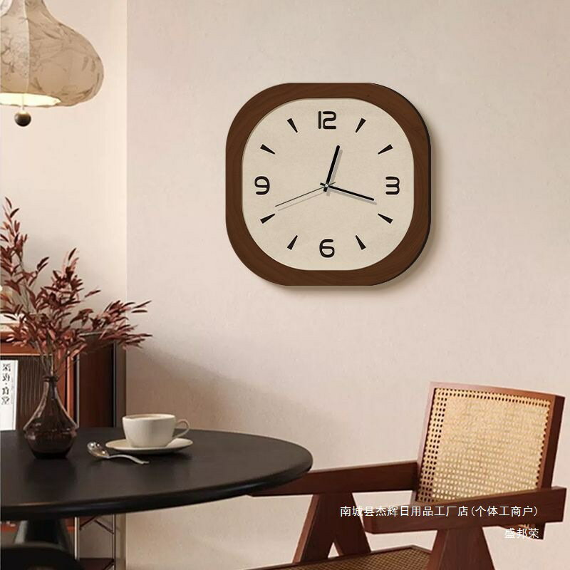【喜挖】法式復古客廳掛鐘新款中古餐廳靜音免打孔時鐘感藝術鐘錶樹脂