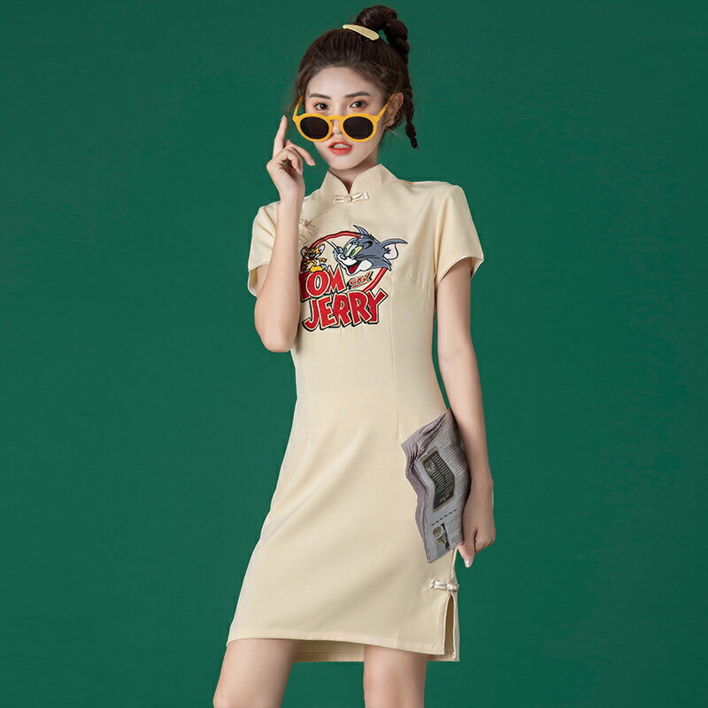 新款女裝日常少女國潮立領短袖刺繡貓和老鼠盤扣修身旗袍