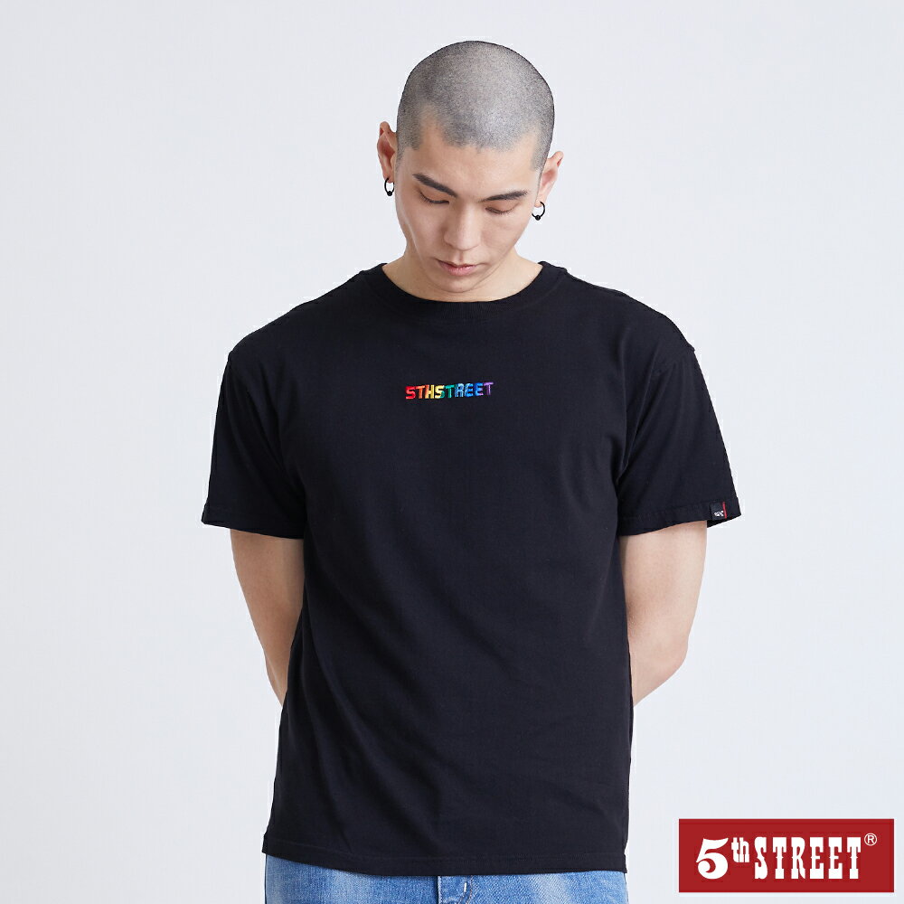 中性平權彩虹標籤短袖T恤-黑色 (570836) 【5th STREET】【全館滿$3000贈環保餐具收納包】