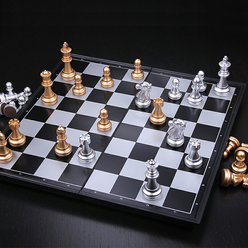 國際象棋 國際象棋中大號磁性黑白金銀棋子折疊棋盤套裝培訓比賽用棋『CM44396』