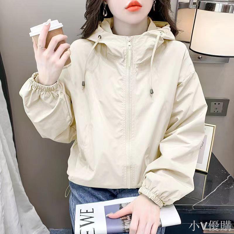 小V 純色短款連帽沖鋒衣外套女春秋季新款簡約時尚寬松休閑夾克上衣潮時尚外套 防風外套 女生外套 秋冬外套