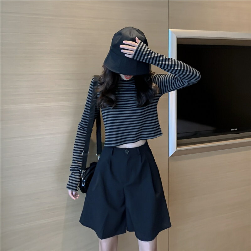 網紅款復古高腰性感露擠短款初秋女上衣輕熟條紋長袖針織打底衫薄1入