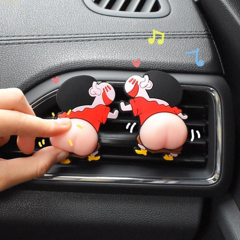 汽車擺件 汽車飾品 創意可愛蠟筆小新汽車香薰車載出風口裝飾小豬柯基狗屁屁中控內飾