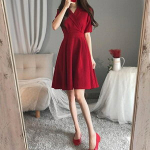 大紅色連身裙女夏新款洋氣氣質顯瘦藏肉收腰小心機裙子設計感 阿薩布魯