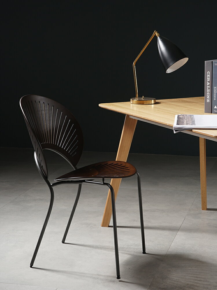 北歐設計師貝殼椅簡約家用鐵藝現代實木靠背餐廳餐椅vintage椅子
