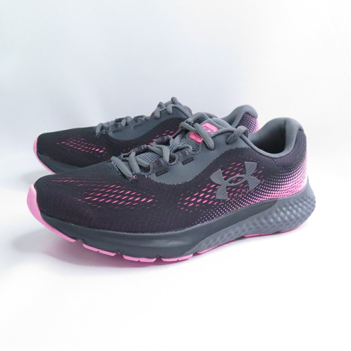 Under Armour 3027005101 Charged Rogue 4 女 慢跑鞋 灰粉【iSport愛運動】