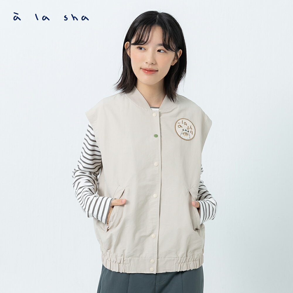 a la sha 落肩LOGO率性繡花背心