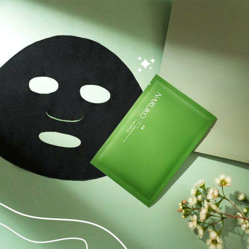 NARUKO 茶樹神奇痘痘黑面膜8入 1