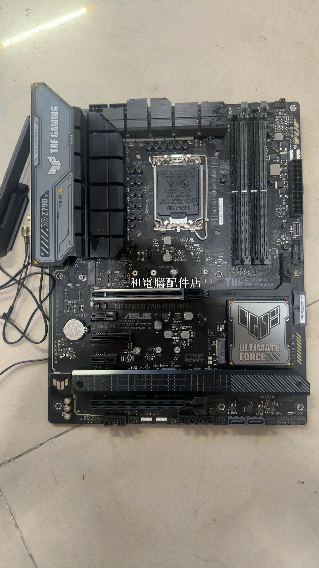 華碩TUF GAMING Z790-PLUS主機板 WIFI DDR5豪華大板 成色新有擋板 支援5代內存 M2散熱片不影響使用