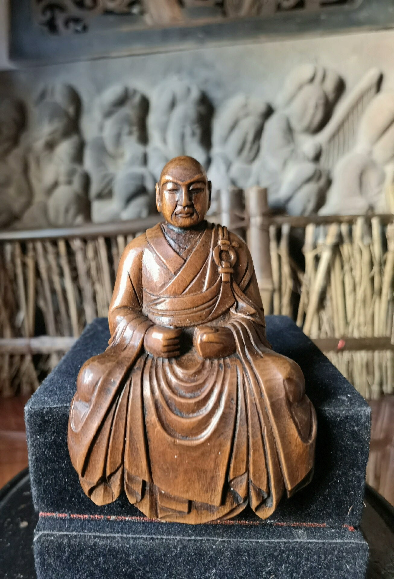 老檜木海外迴流老木雕～佛像，高9直徑6廠釐米，重約26克，純