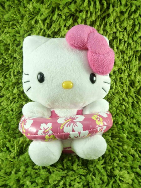 【震撼精品百貨】Hello Kitty 凱蒂貓~日本SANRIO三麗鷗 KITTY絨毛娃娃-泳圈
