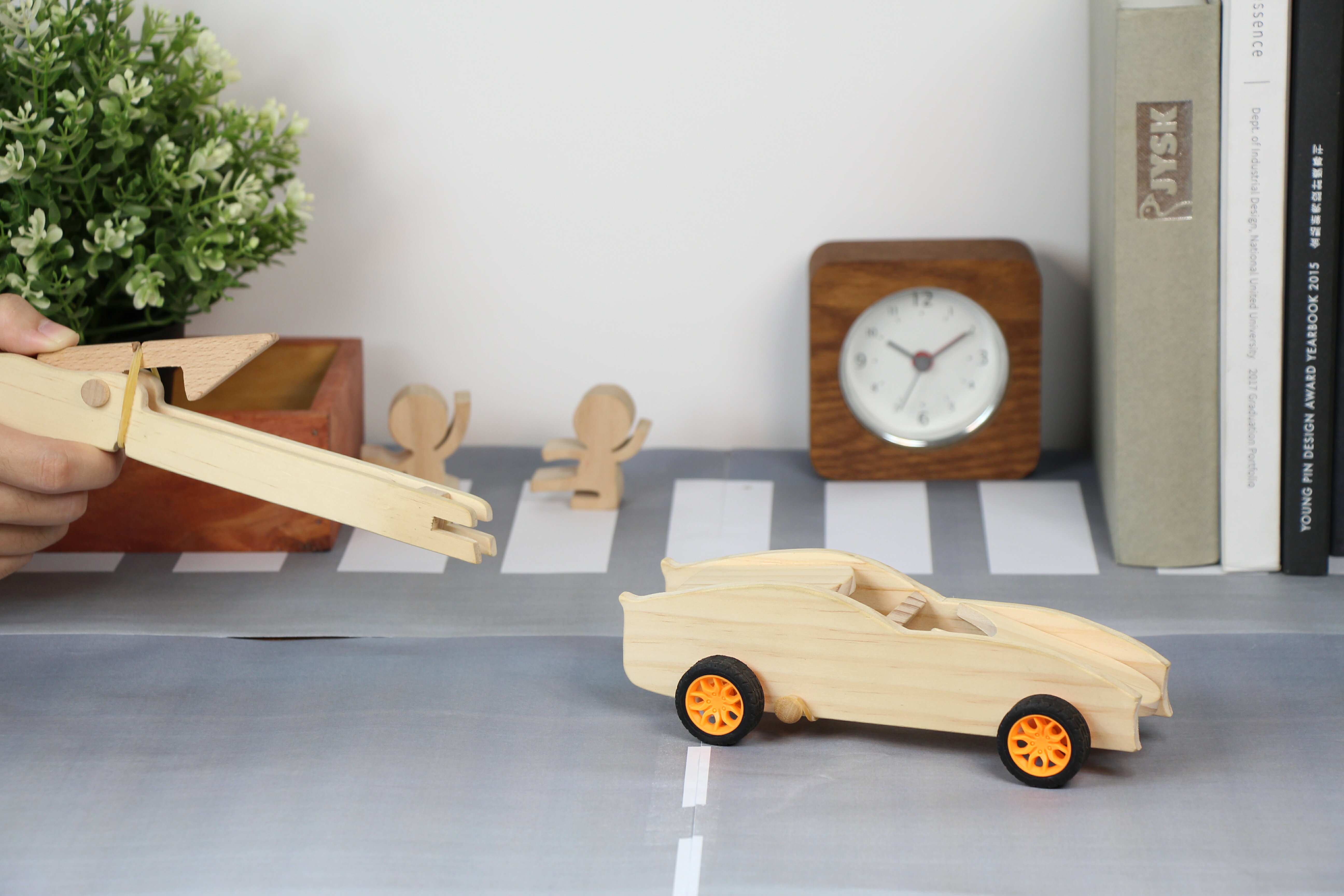 【木匠兄妹】衝鋒飛車 兒童玩具車 木製玩具車 木製賽車 實木玩具 玩具車