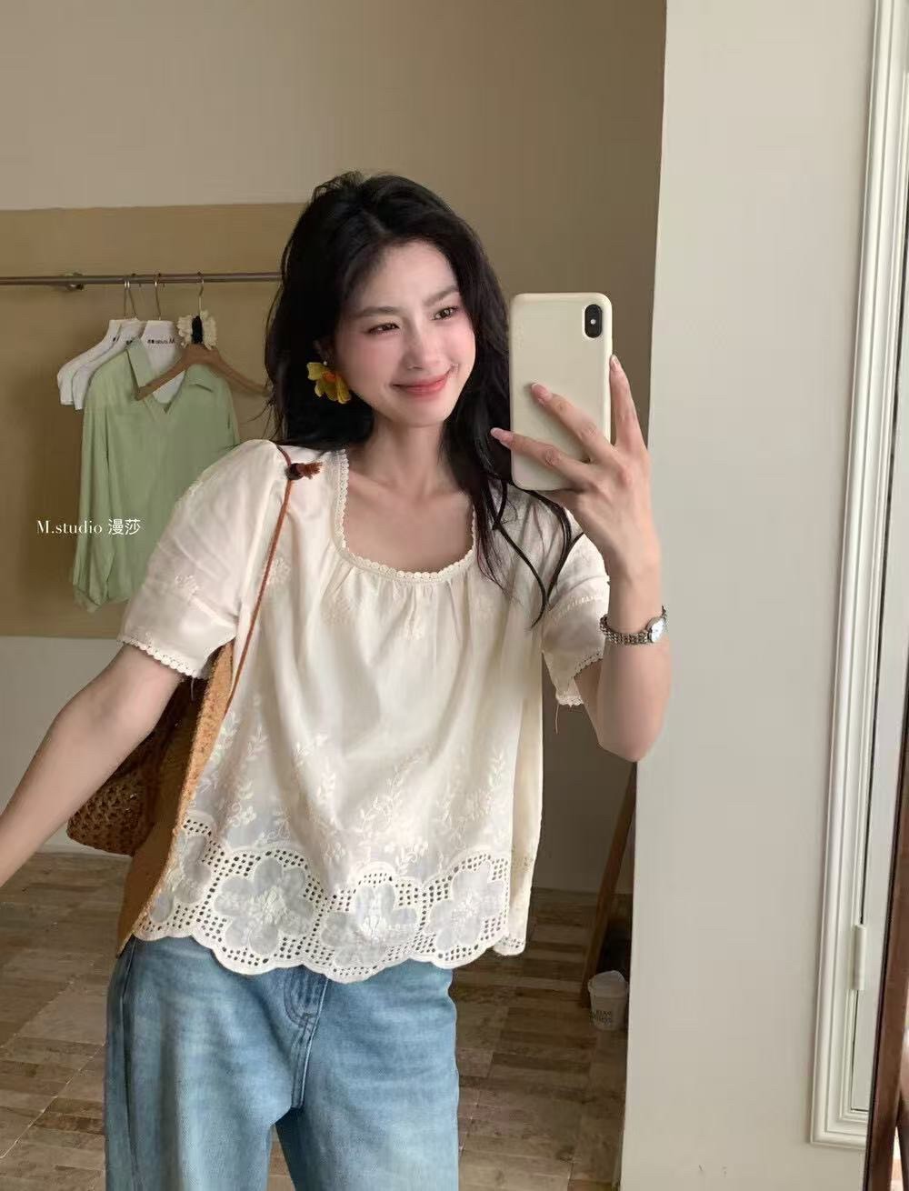 簍空蕾絲棉麻上衣-2色    【B393171】