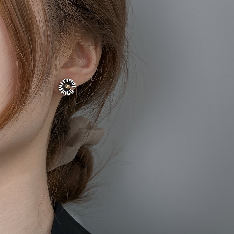 925純銀小雛菊耳釘女年新款復古氣質耳環泰銀做舊花朵耳飾品