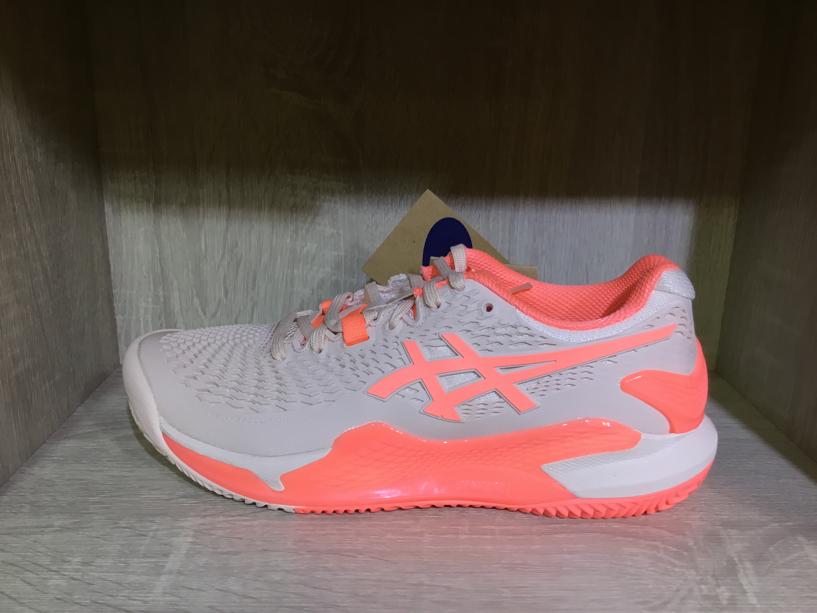2024 Asics Resolution 9 女子寬楦網球鞋(紅土款)