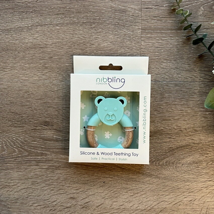 【怡家藥局】Nibbling矽膠可咬動物造型櫸木手握環森林好朋友-熊熊薄荷綠