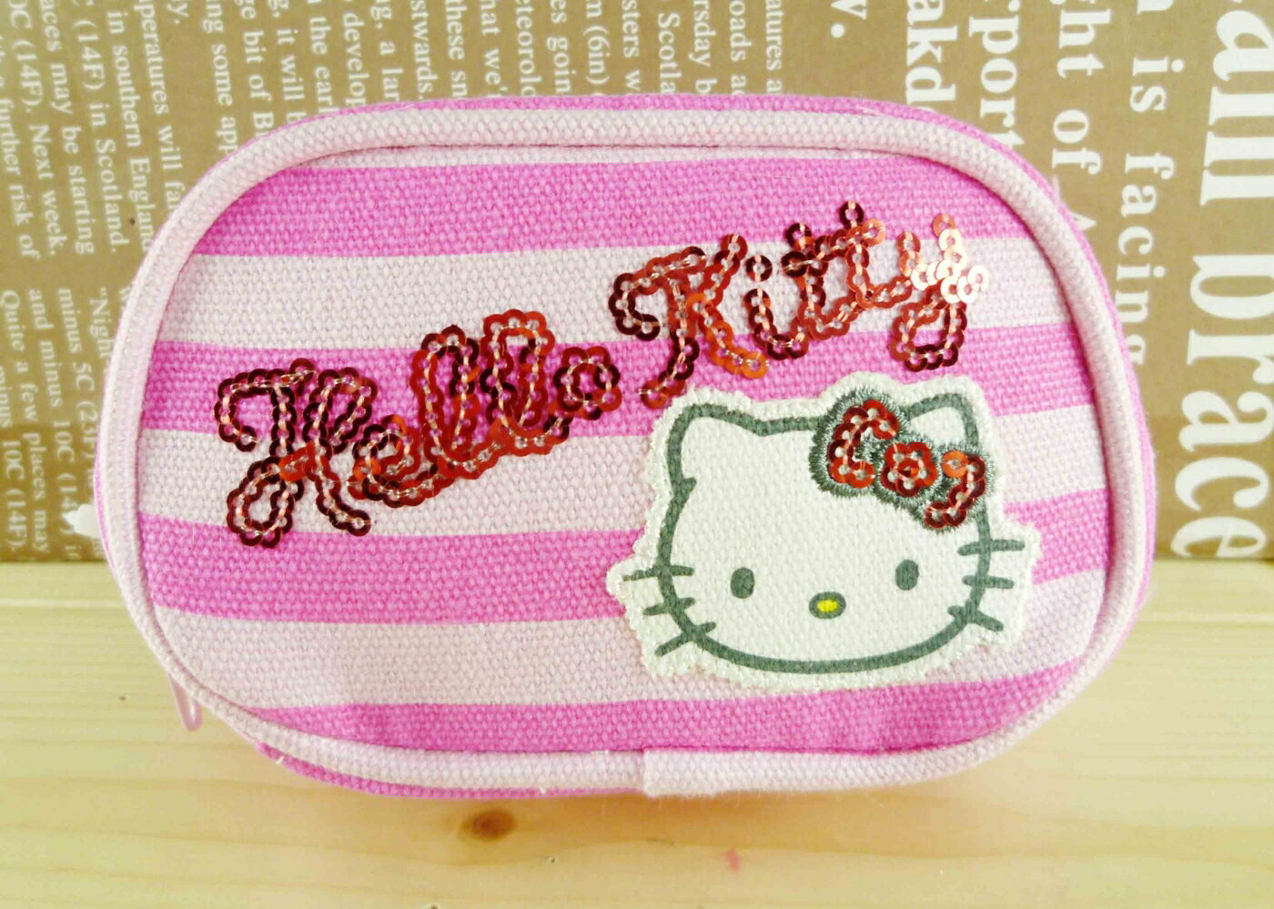 【震撼精品百貨】Hello Kitty 凱蒂貓-凱蒂貓零錢包-粉條紋 震撼日式精品百貨